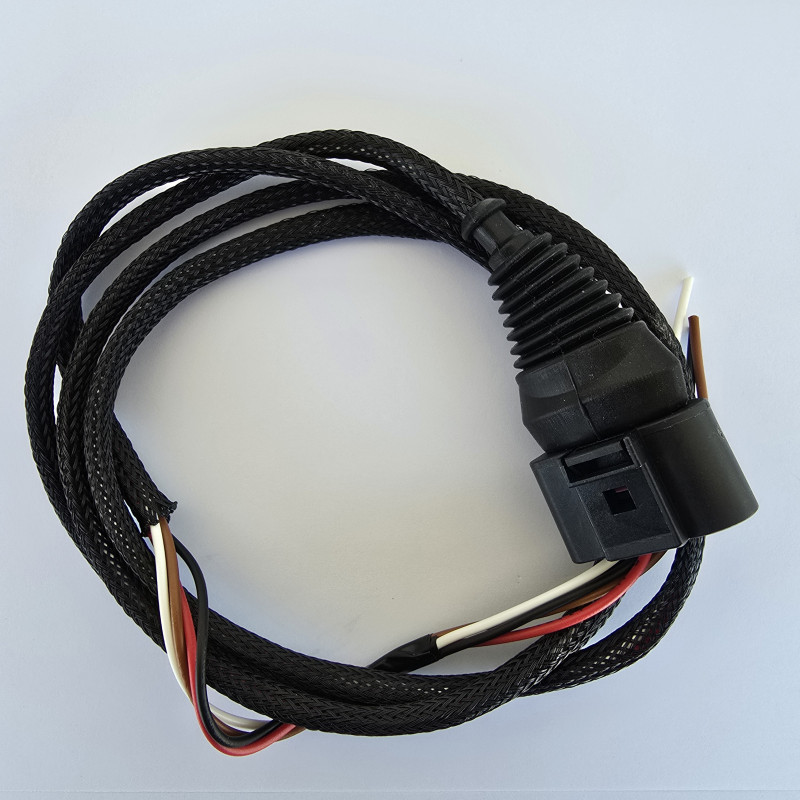 NGK R8 4 Soketli Universal Tesisat Kablosu 160 CM